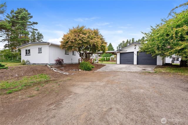 Property photo for 1411 196 Street, Long Beach