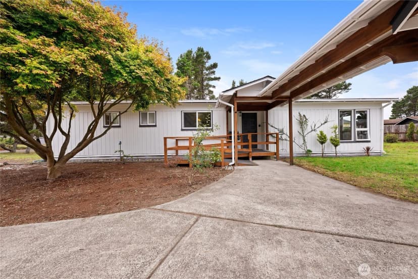 Property photo for 1411 196 Street, Long Beach photo 33