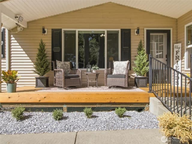 Property photo for 15837 Lawrence Place Se, Yelm photo 2