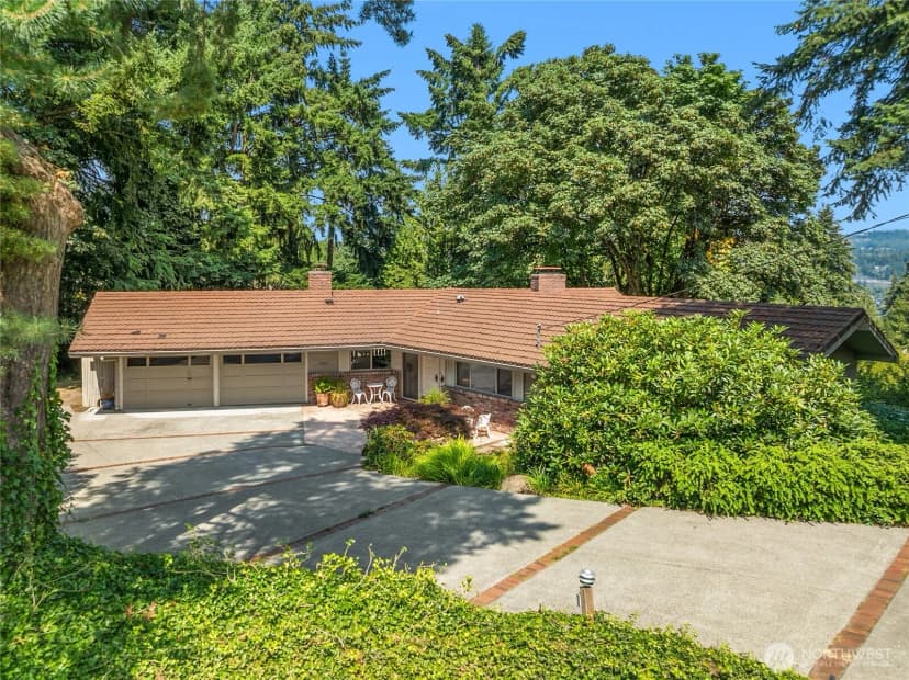 Property photo for 9226 Se 60th Street, Mercer Island