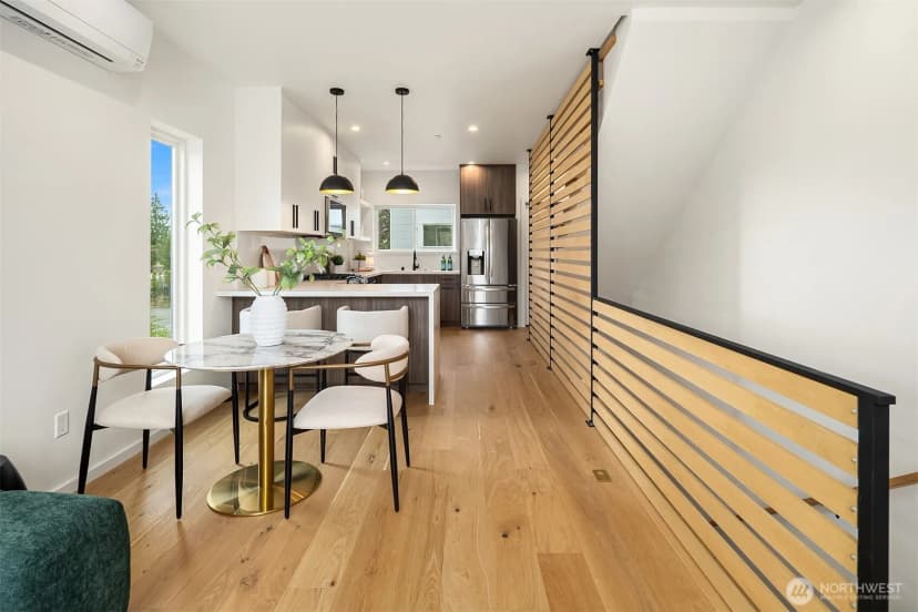 Property photo for 5251 California Avenue Sw, Seattle photo 10