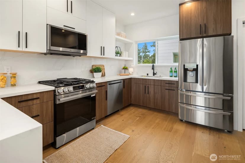Property photo for 5251 California Avenue Sw, Seattle photo 13