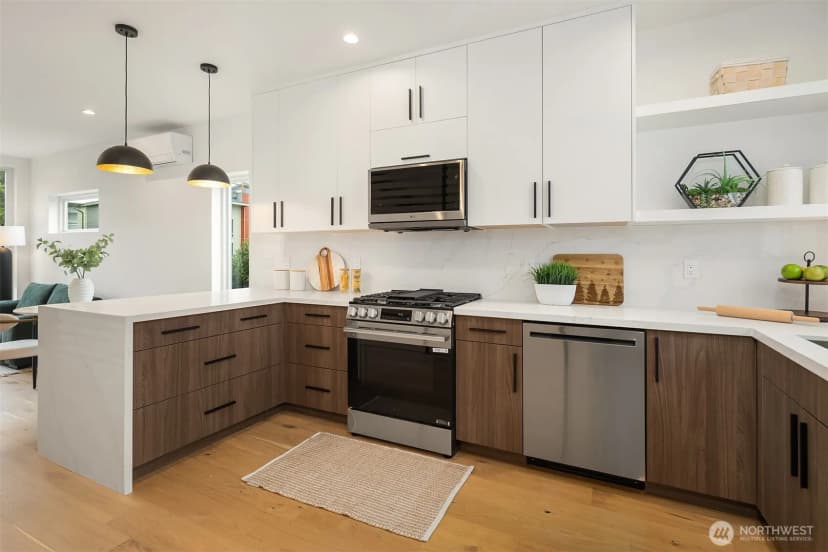 Property photo for 5251 California Avenue Sw, Seattle photo 14