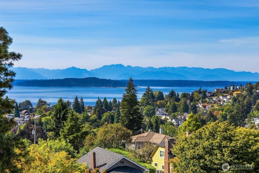 Property photo for 5251 California Avenue Sw, Seattle photo 28