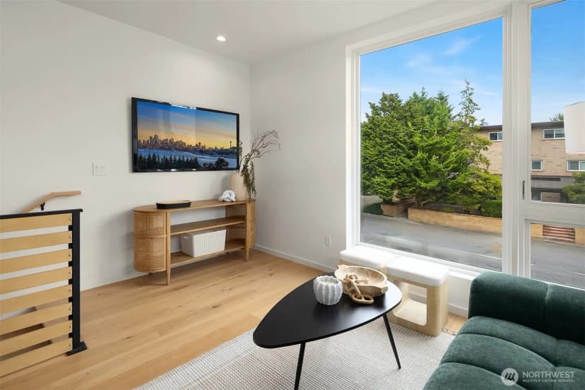 Property photo for 5251 California Avenue Sw, Seattle photo 9