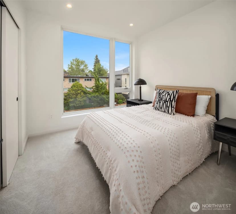 Property photo for 5251 California Avenue Sw, Seattle photo 16
