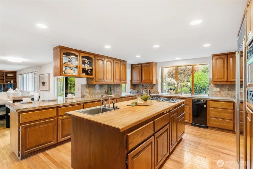 Property photo for 18805 94th Avenue W, Edmonds photo 16