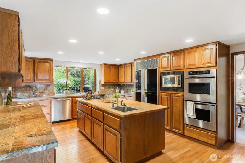 Property photo for 18805 94th Avenue W, Edmonds photo 14