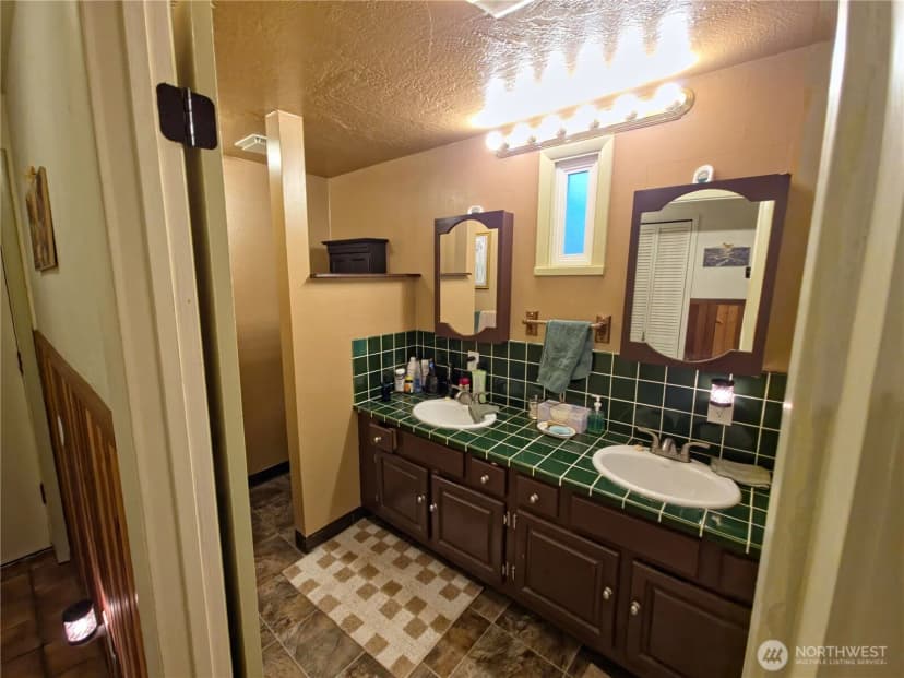 Property photo for 1517 Altenau, Cosmopolis photo 14