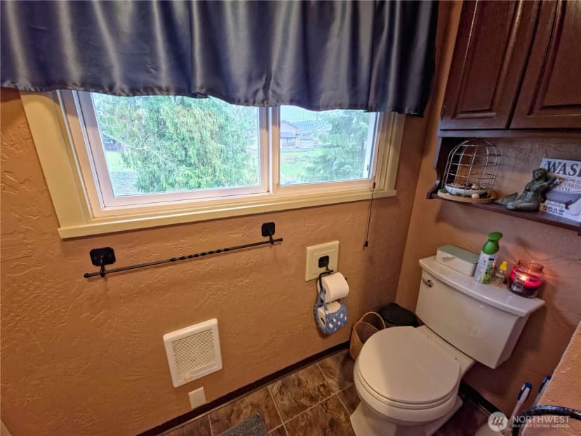 Property photo for 1517 Altenau, Cosmopolis photo 34
