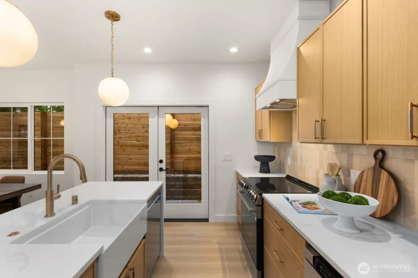 Property photo for 9549 Evanston Avenue N, Seattle photo 19