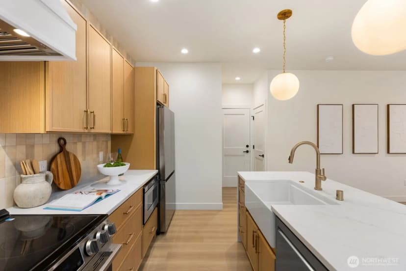 Property photo for 9549 Evanston Avenue N, Seattle photo 23
