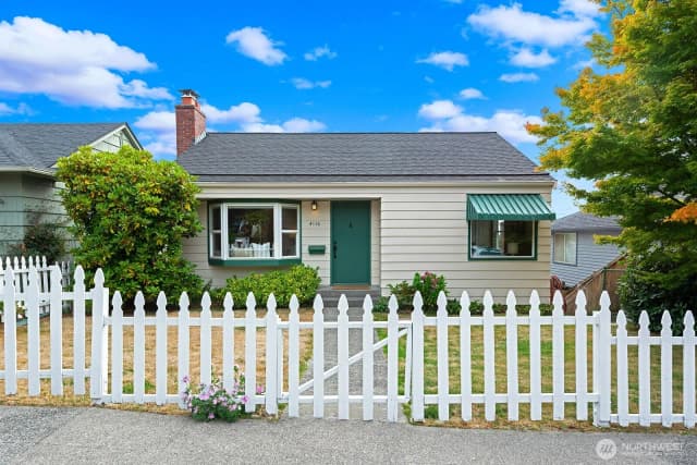 Property photo for 4116 Sw 38th Avenue Sw, Seattle