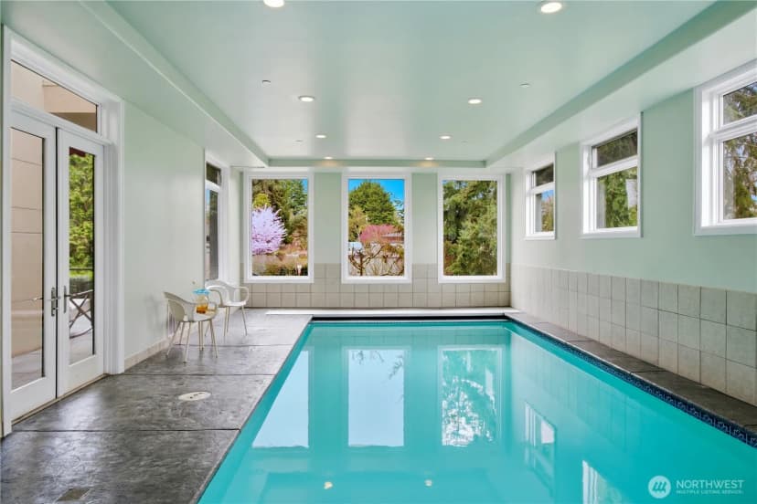 Property photo for 2 Crescent Key Se, Bellevue photo 6