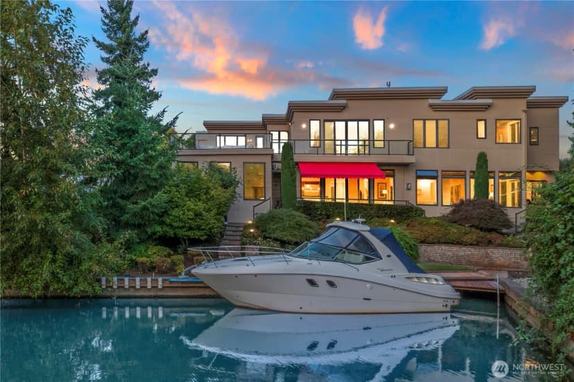 Property photo for 2 Crescent Key Se, Bellevue photo 2