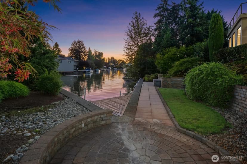 Property photo for 2 Crescent Key Se, Bellevue photo 37
