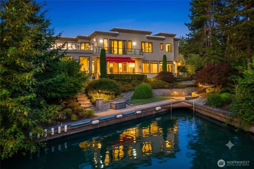 Property photo for 2 Crescent Key Se, Bellevue photo 36