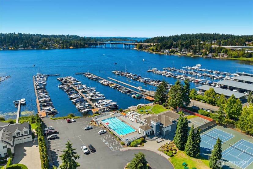 Property photo for 2 Crescent Key Se, Bellevue photo 35