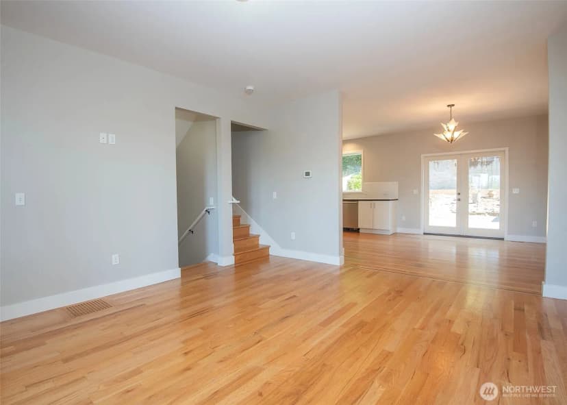 Property photo for 5110 Palatine Avenue N, Seattle photo 4
