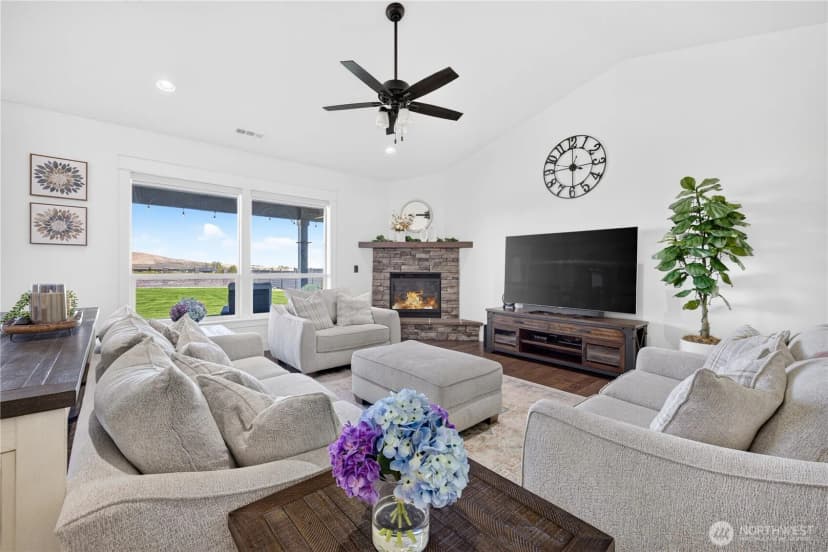 Property photo for 84906 E Wallowa Road, Kennewick photo 7
