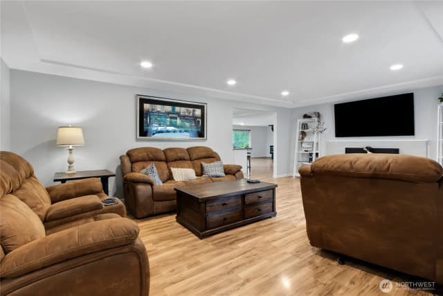 Property photo for 11013 Lundstrom Drive Sw, Lakewood photo 2