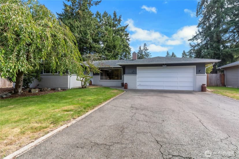 Property photo for 11013 Lundstrom Drive Sw, Lakewood