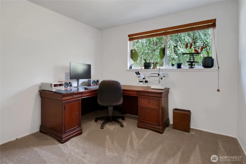 Property photo for 11013 Lundstrom Drive Sw, Lakewood photo 17