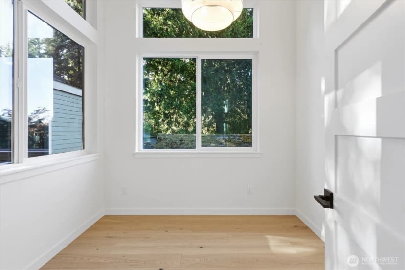 Property photo for 13353 25th Avenue Ne, Seattle photo 17