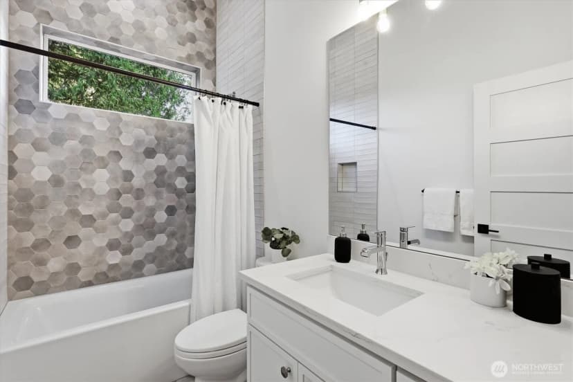 Property photo for 13353 25th Avenue Ne, Seattle photo 18