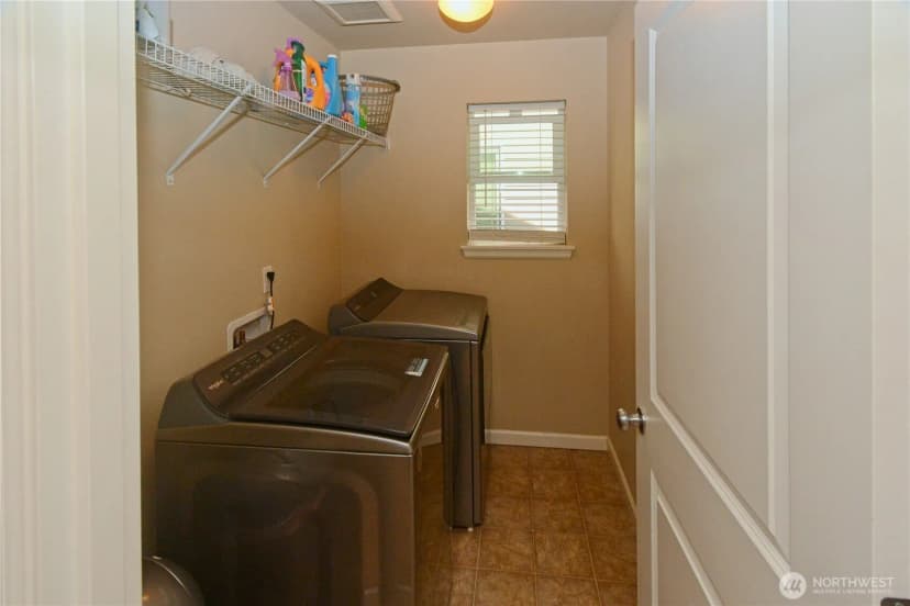 Property photo for 9952 Justman Street Se, Yelm photo 15