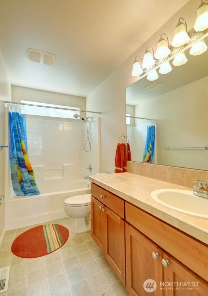 Property photo for 19130 Ne 65th Way, Redmond photo 3