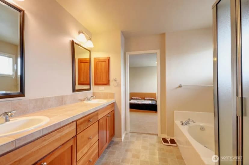 Property photo for 19130 Ne 65th Way, Redmond photo 8