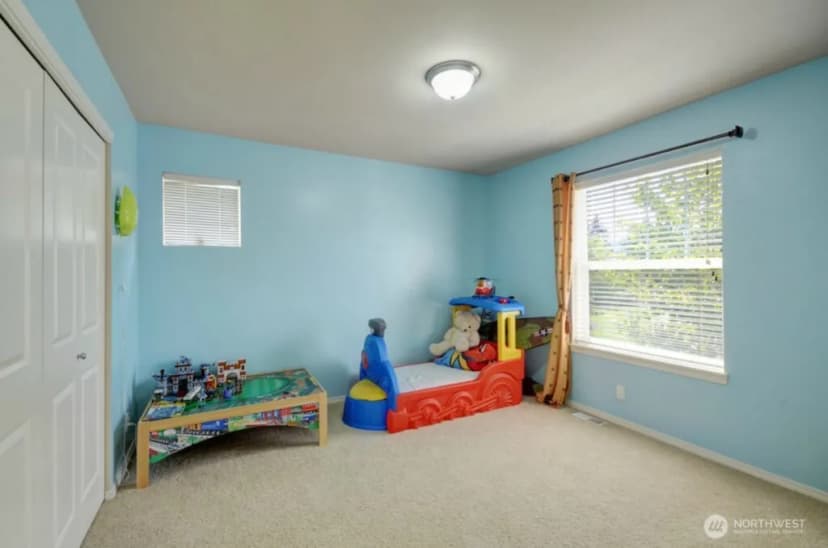 Property photo for 19130 Ne 65th Way, Redmond photo 2