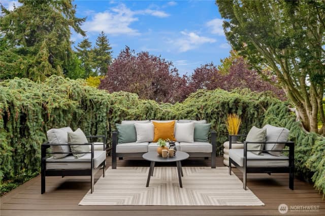 Property photo for 6022 45th Avenue Sw, Seattle photo 3