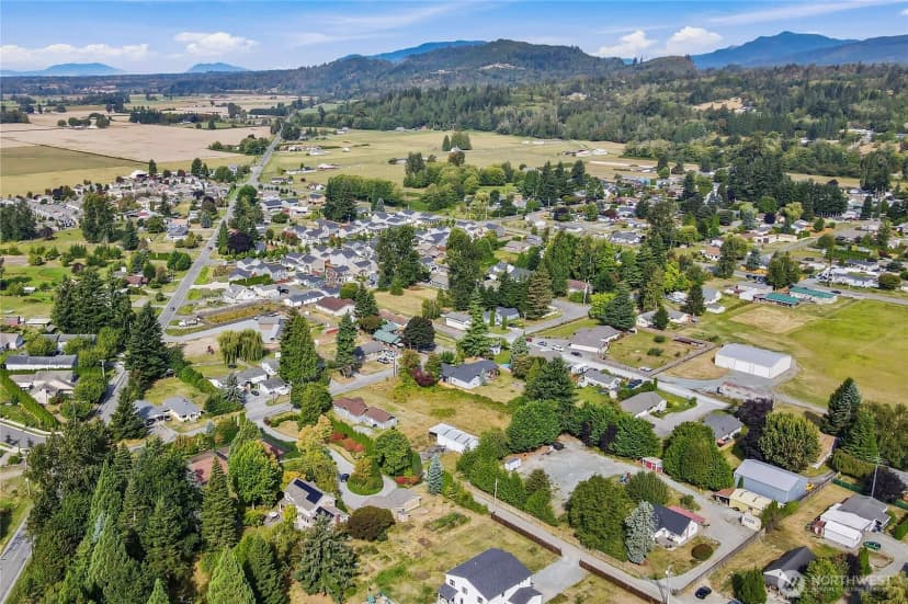 Property photo for 410 Burrows Lane, Sedro Woolley photo 23