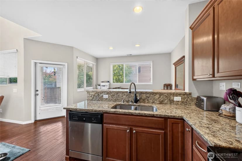 Property photo for 17512 93rd Avenue Ct E, Puyallup photo 10