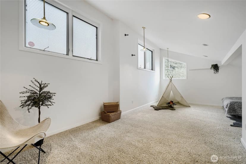 Property photo for 14325 102 Avenue Ne, Kirkland photo 18