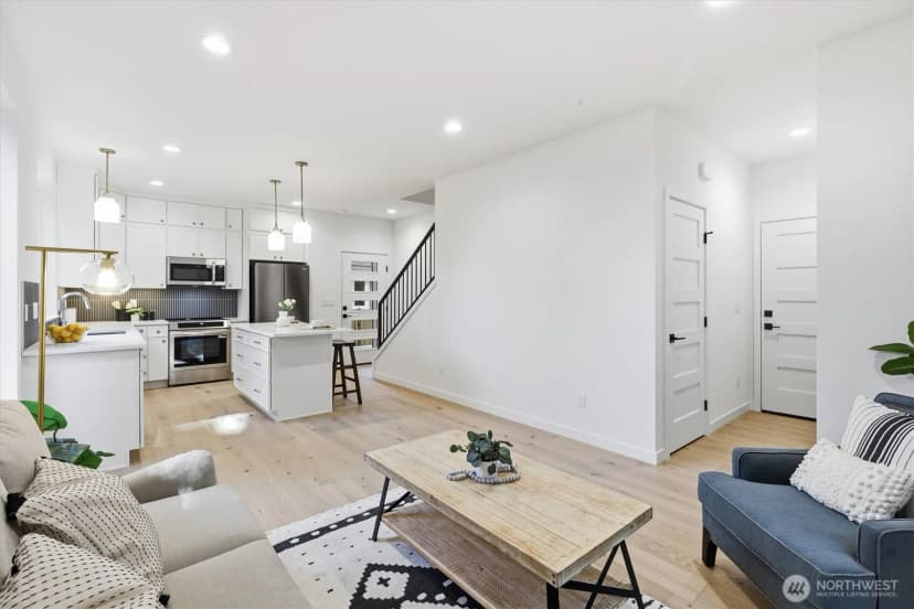 Property photo for 13353 25th Avenue Ne, Seattle photo 9