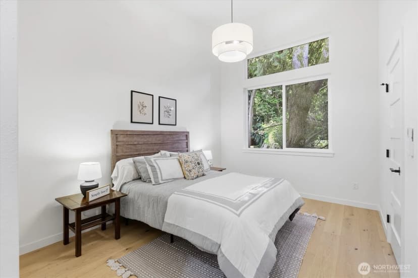 Property photo for 13353 25th Avenue Ne, Seattle photo 12