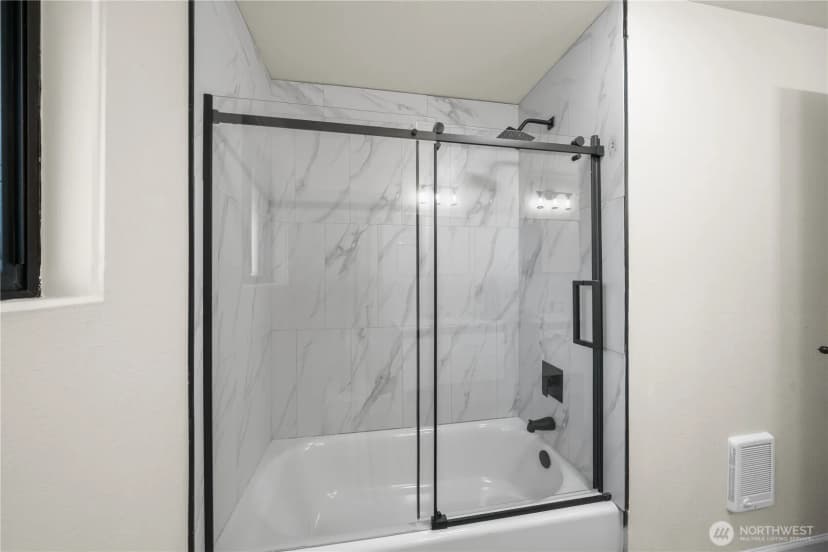 Property photo for 7601 64th Avenue W, Lakewood photo 19