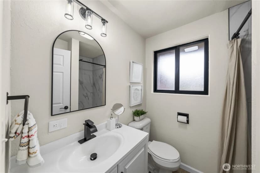 Property photo for 7601 64th Avenue W, Lakewood photo 14