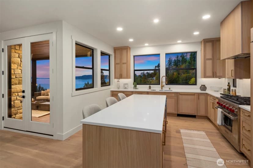 Property photo for 7126 Picnic Place, Edmonds photo 6