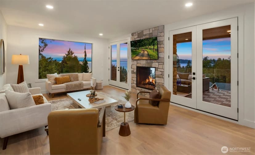 Property photo for 7126 Picnic Place, Edmonds photo 3