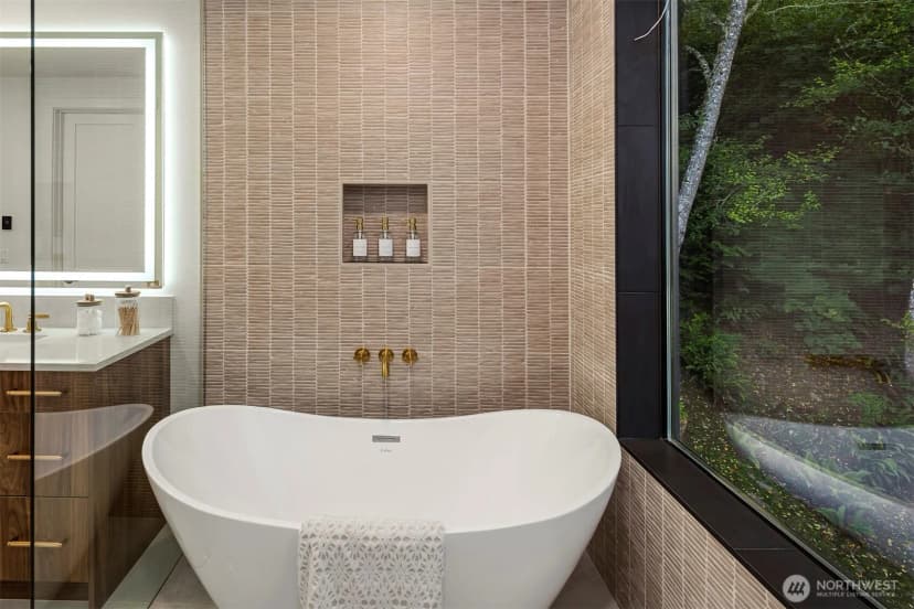 Property photo for 7126 Picnic Place, Edmonds photo 15