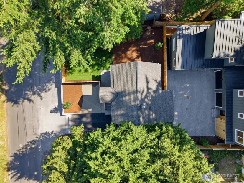 Property photo for 13349 25th Avenue Ne, Seattle photo 28