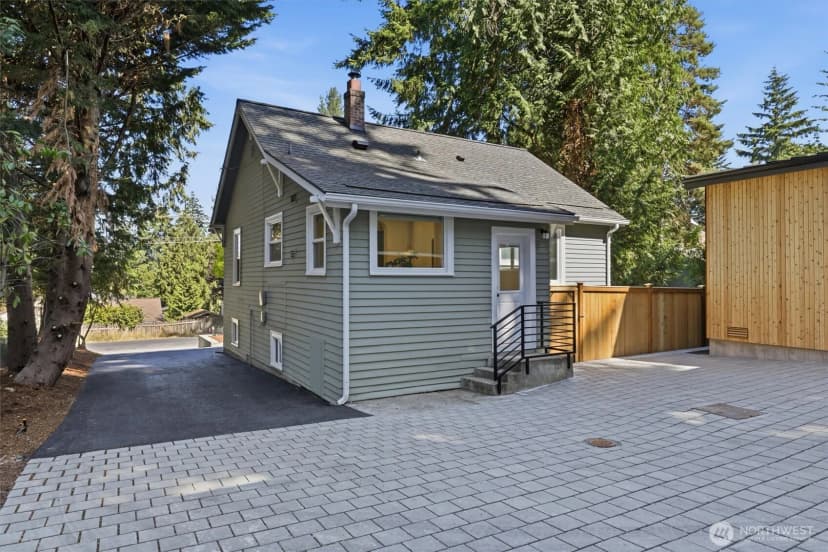 Property photo for 13349 25th Avenue Ne, Seattle photo 27