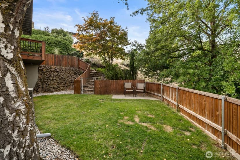 Property photo for 2020 Overlook Drive, Wenatchee photo 38