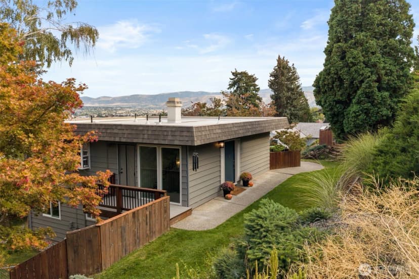 Property photo for 2020 Overlook Drive, Wenatchee photo 6