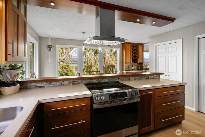 Property photo for 2020 Overlook Drive, Wenatchee photo 16
