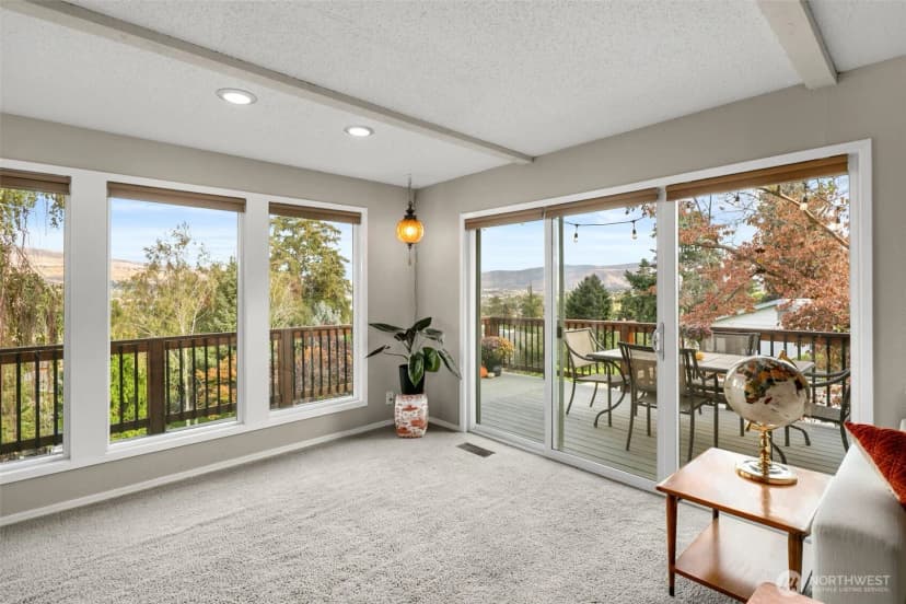 Property photo for 2020 Overlook Drive, Wenatchee photo 10